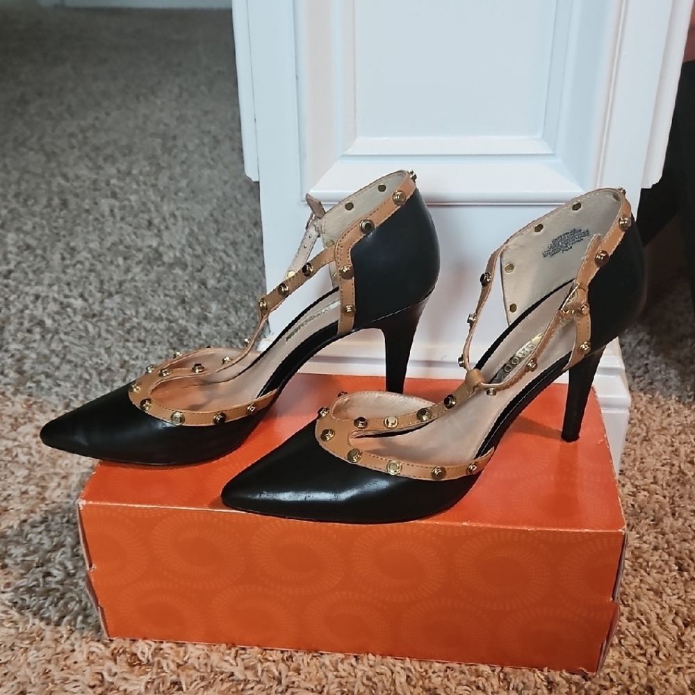 Audrey Brooke Black and Gold Studded Heels - Like New
